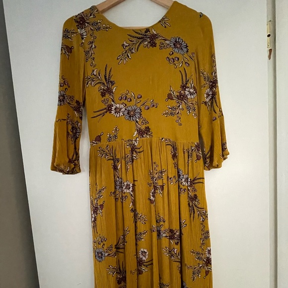 Piper & Scoot size small bell sleeves mustard floral MIDI dress - Picture 3 of 3